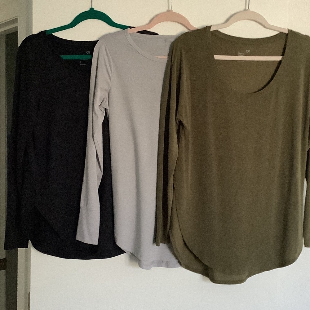 GAP Long Sleeve Top. Dri fit